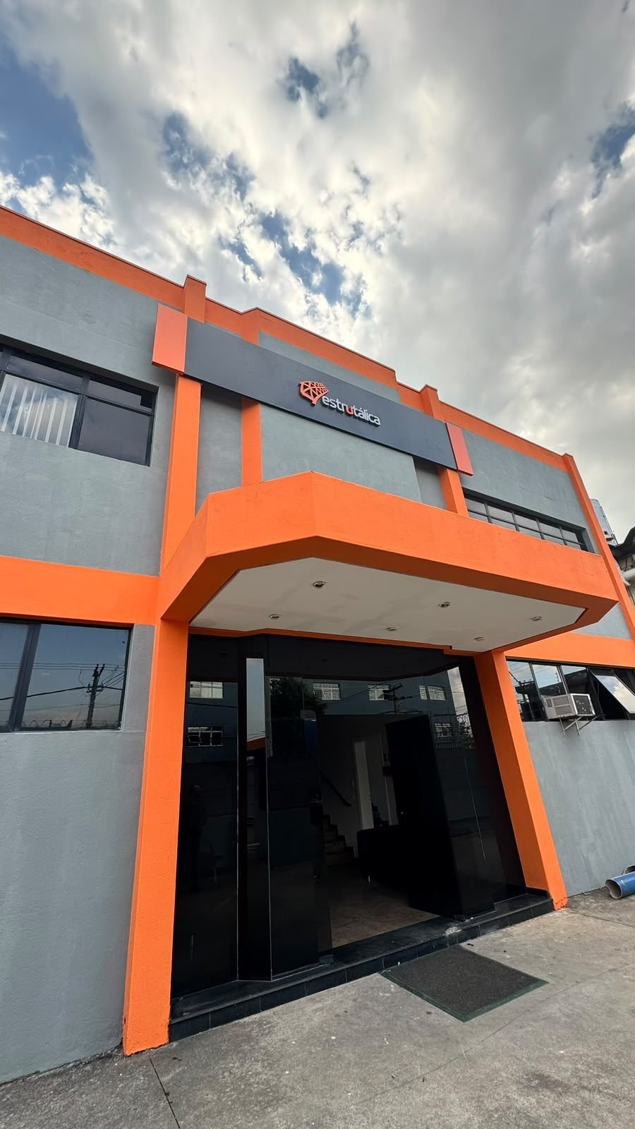 Fachada da sede da Estrutálica em Guarulhos