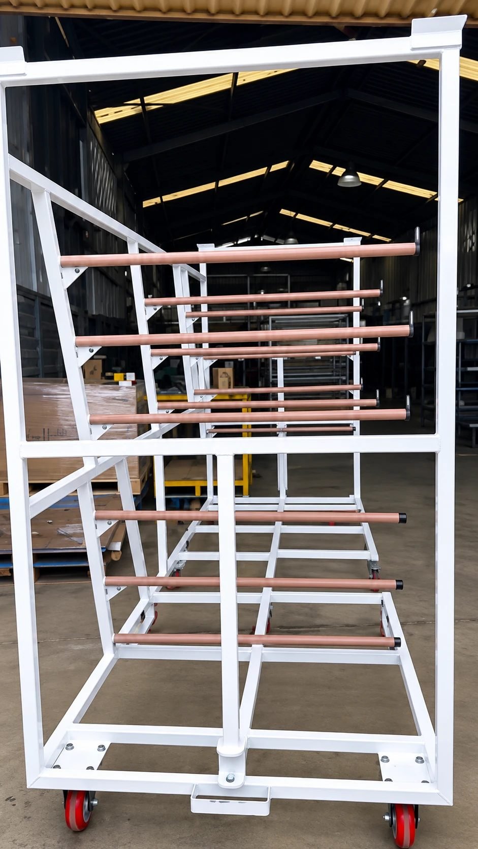 Rack metálico com rodízios e acabamento de proteção contra corrosão
